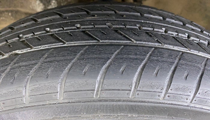 2018 Maruti Wagon R 1.0 VXI, Petrol, Manual, 14,172 km, Left Front Tyre Tread