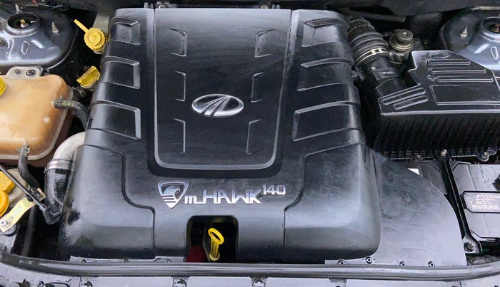 2014 Mahindra XUV500 W8 FWD, Diesel, Manual, 1,92,264 km, Engine Bonet View