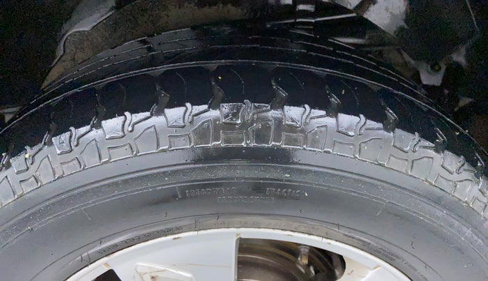 2014 Mahindra XUV500 W8 FWD, Diesel, Manual, 1,92,264 km, Left Rear Tyre Tread
