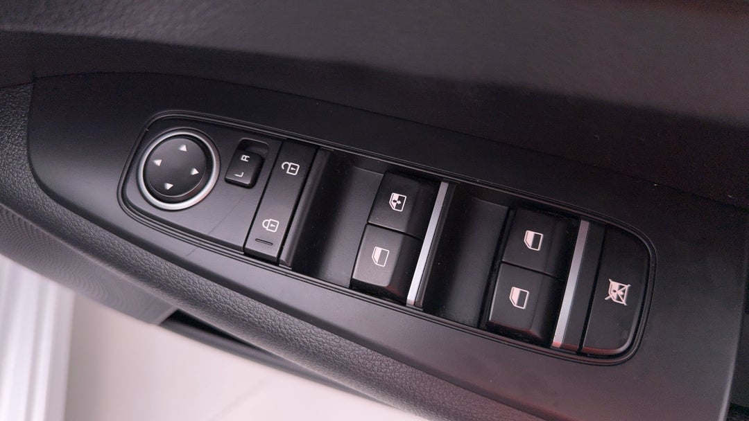 2020 Kia Cerato S, Automatic, 70252 km, Drivers Side Door Panel Controls