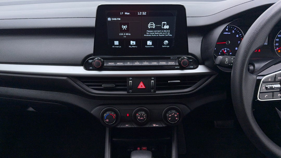 2020 Kia Cerato S, Automatic, 70252 km, Center Console