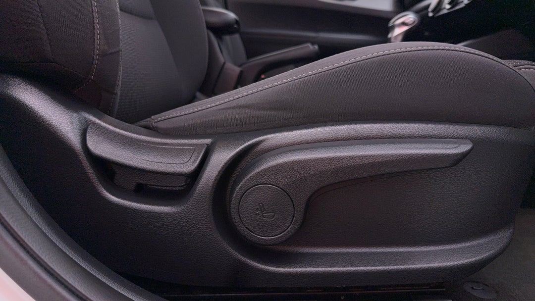 2020 Kia Cerato S, Automatic, 70252 km, Drivers Side Adjustment Panel