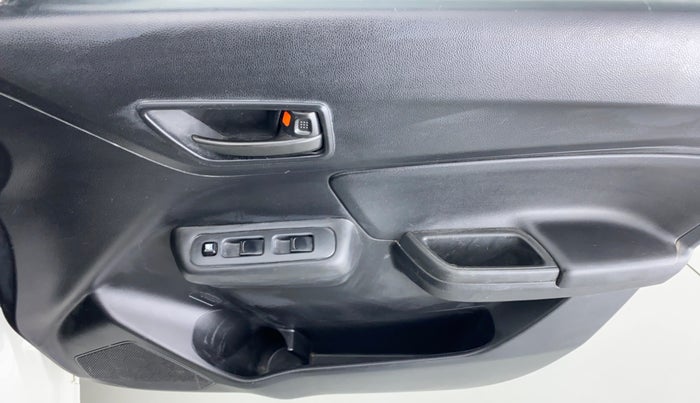 2020 Maruti Swift LXI, Petrol, Manual, 22,918 km, Driver Side Door Panels Control
