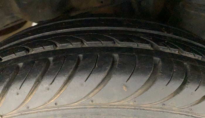 2017 Hyundai Eon ERA +, Petrol, Manual, 36,671 km, Left Rear Tyre Tread