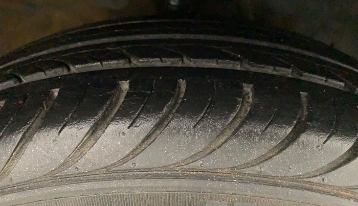 2017 Hyundai Eon ERA +, Petrol, Manual, 36,671 km, Right Front Tyre Tread