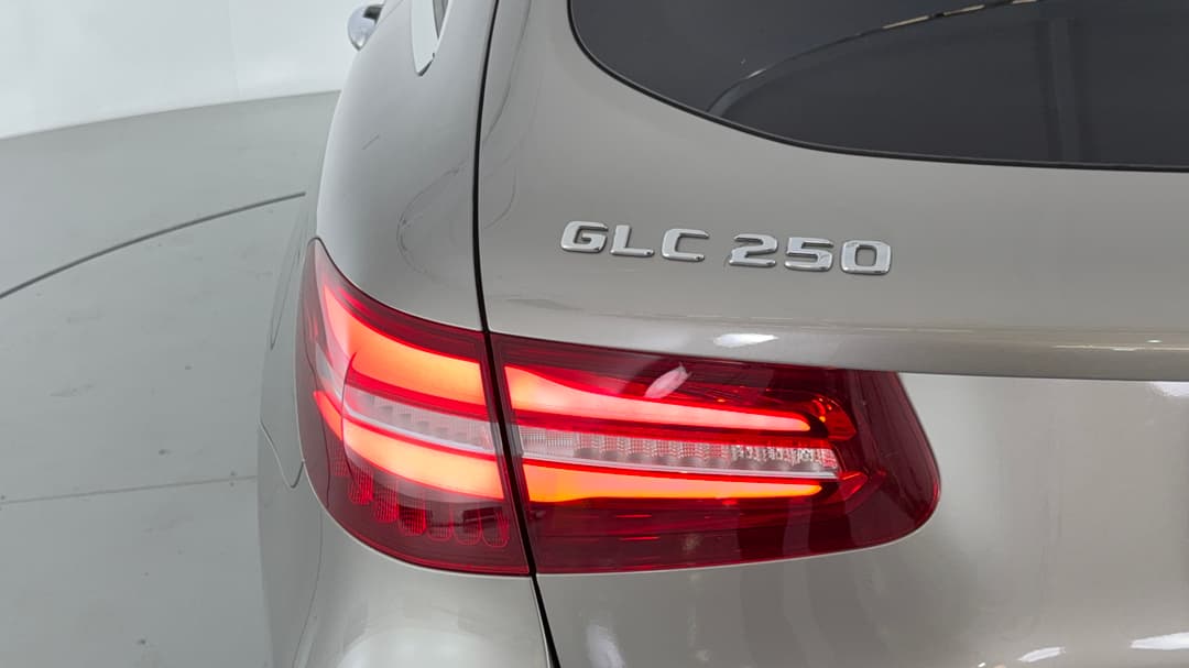2019 Mercedes-benz GLC 250, Automatic, 31918 km, Badge (Boot Left Side)