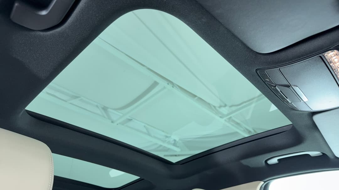 2019 Mercedes-benz GLC 250, Automatic, 31918 km, Interior Sunroof/Moonroof
