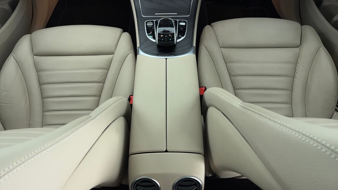 2019 Mercedes-benz GLC 250, Automatic, 31918 km, Center Console