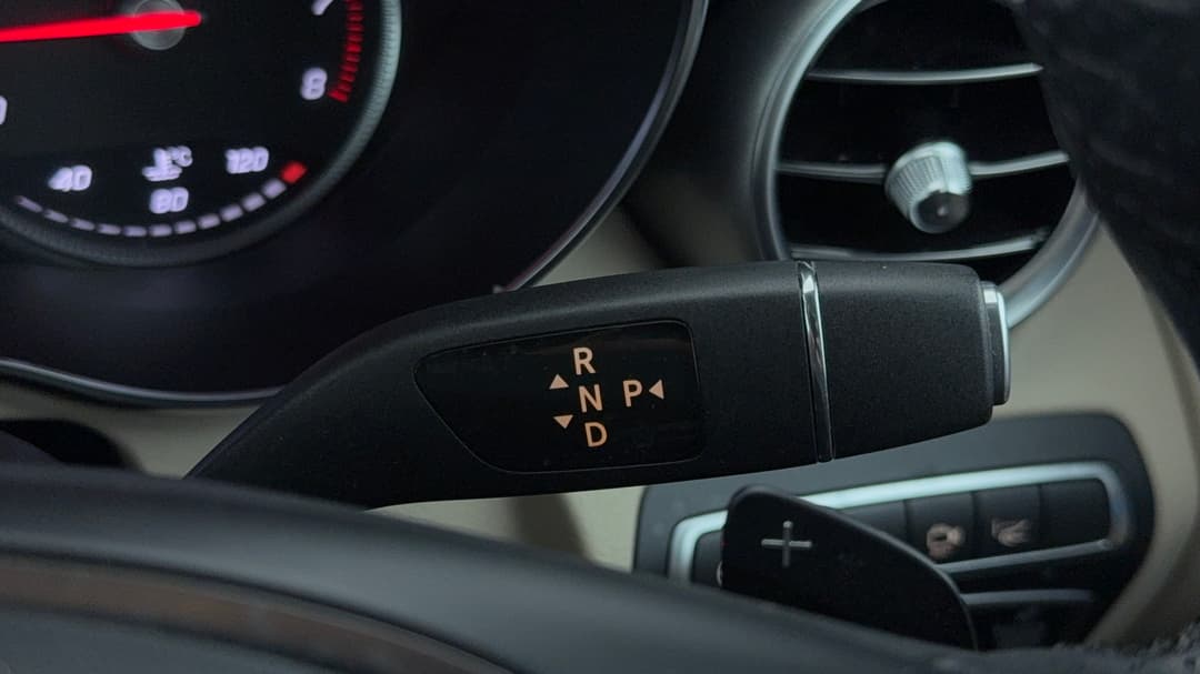 2019 Mercedes-benz GLC 250, Automatic, 31918 km, Gear Lever 