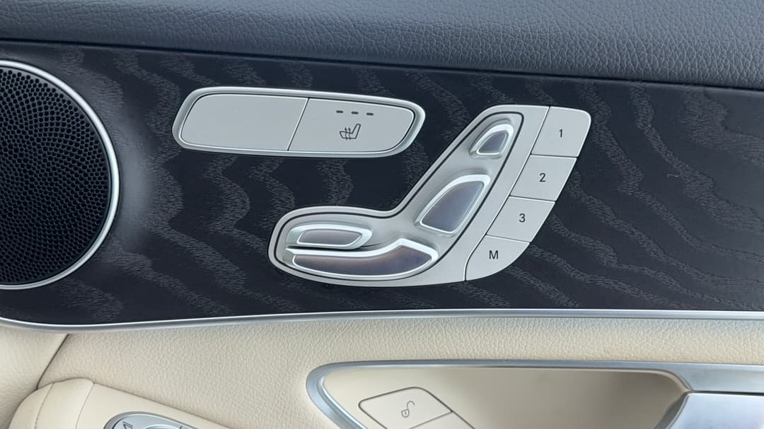 2019 Mercedes-benz GLC 250, Automatic, 31918 km, Ventilated Seats