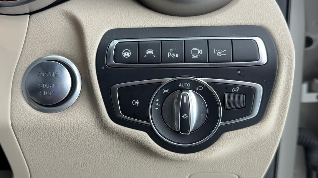 2019 Mercedes-benz GLC 250, Automatic, 31918 km, Utility Switches/Buttons