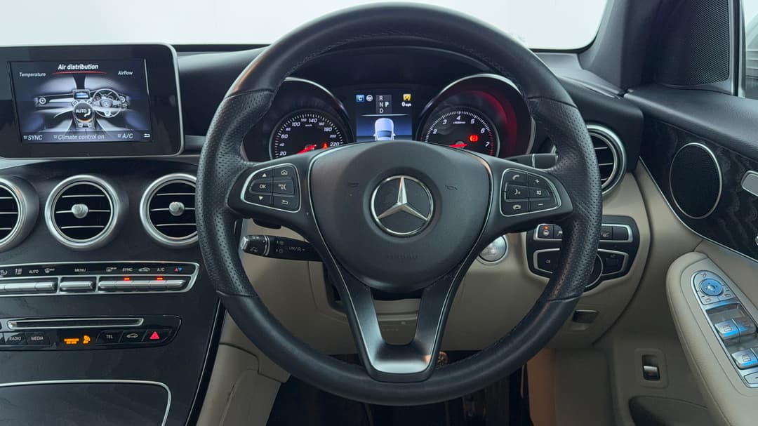 2019 Mercedes-benz GLC 250, Automatic, 31918 km, Steering Wheel Close-up