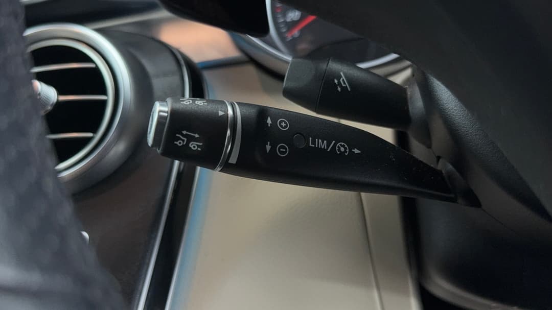2019 Mercedes-benz GLC 250, Automatic, 31918 km, Cruise Control