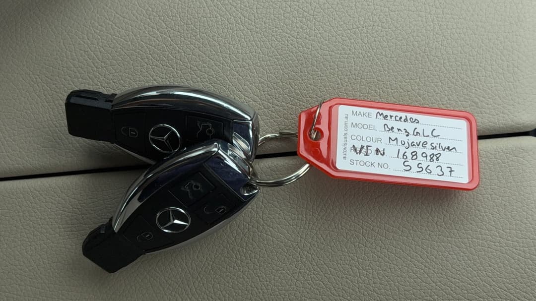2019 Mercedes-benz GLC 250, Automatic, 31918 km, Key Close-up