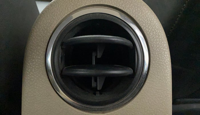 2014 Nissan Terrano XV D THP 110 PS, Diesel, Manual, 45,378 km, Rear AC Vents