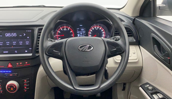 2020 Mahindra XUV300 W4 1.2 PETROL, Petrol, Manual, 13,631 km, Steering Wheel Close Up
