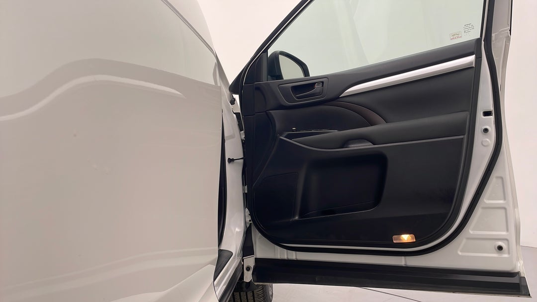 2016 Toyota Kluger Gx (4x2), Automatic, 102421 km, Speaker View