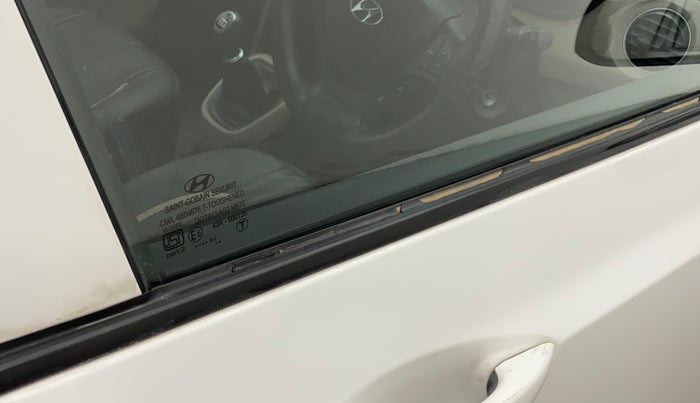 2019 Hyundai Grand i10 SPORTZ 1.2 KAPPA VTVT, Petrol, Manual, 26,498 km, Driver-side door - Weather strip has minor damage
