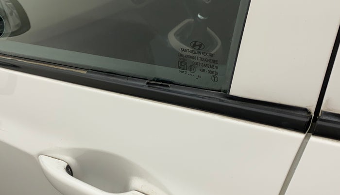 2019 Hyundai Grand i10 SPORTZ 1.2 KAPPA VTVT, Petrol, Manual, 26,498 km, Front passenger door - Weather strip has minor damage