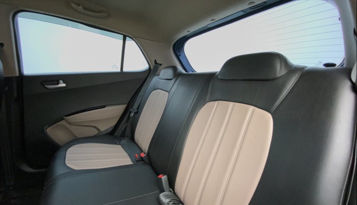2015 Hyundai Grand i10 SPORTZ 1.2 KAPPA VTVT, Petrol, Manual, 50,287 km, Right Side Rear Door Cabin