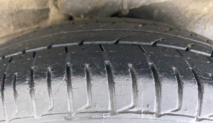 2015 Hyundai i10 MAGNA 1.1 IRDE2, Petrol, Manual, Left Rear Tyre Tread