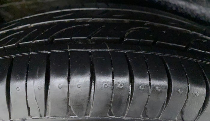 2018 Maruti Wagon R 1.0 LXI CNG, CNG, Manual, 63,646 km, Left Rear Tyre Tread