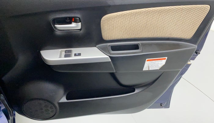 2018 Maruti Wagon R 1.0 LXI CNG, CNG, Manual, 63,646 km, Driver Side Door Panels Control