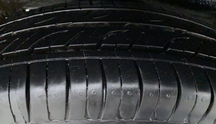 2018 Maruti Wagon R 1.0 LXI CNG, CNG, Manual, 63,646 km, Right Rear Tyre Tread