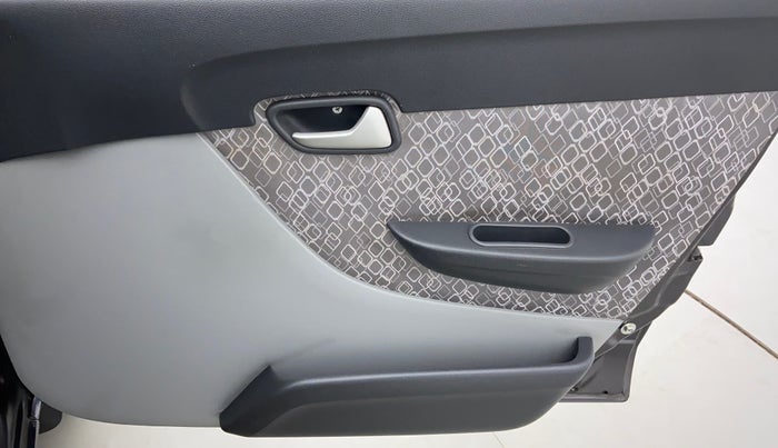 2018 Maruti Alto 800 LXI, Petrol, Manual, 27,458 km, Driver Side Door Panels Controls