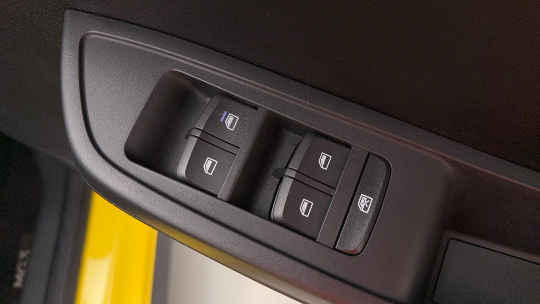 2022 MG Mg3 Auto Excite (with Navigation), Automatic, 11357 km, Drivers Side Door Panel Controls