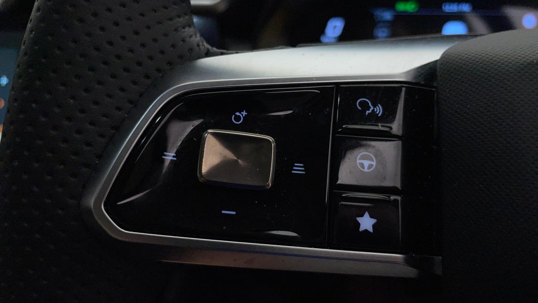 2025 MG ZS Essence, Automatic, 6329 km, Cruise Control