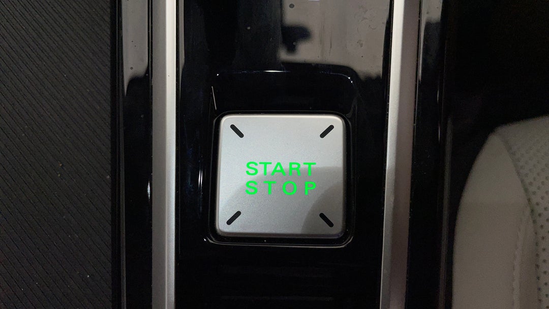 2025 MG ZS Essence, Automatic, 6329 km, Keyless / Button Start