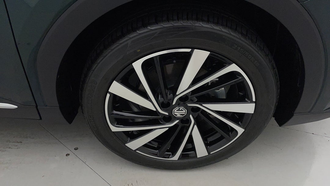 2025 MG ZS Essence, Automatic, 6329 km, Right Front Wheel