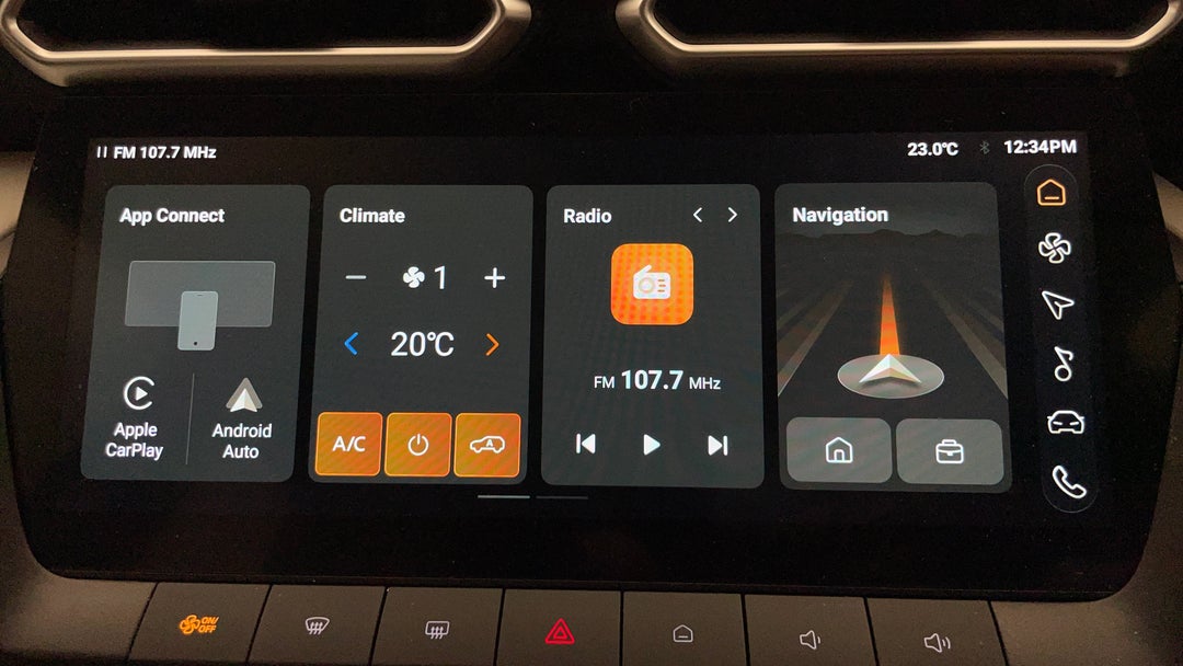 2025 MG ZS Essence, Automatic, 6329 km, Infotainment System