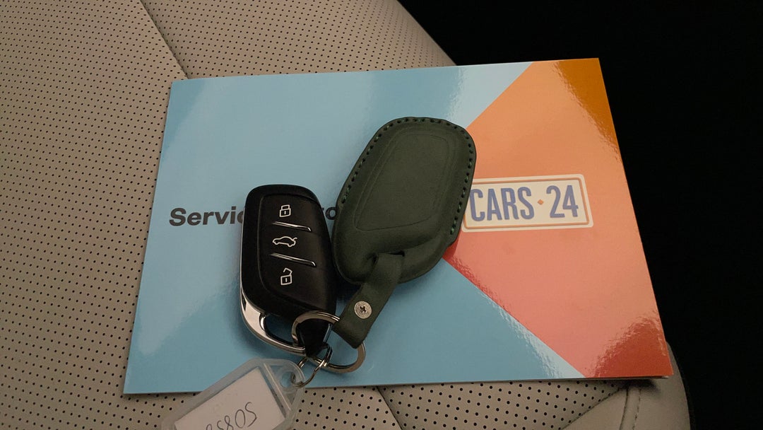 2025 MG ZS Essence, Automatic, 6329 km, Key Close-up