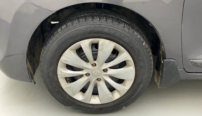 2017 Maruti Baleno DELTA PETROL 1.2, Petrol, Manual, 40,410 km, Left front tyre - Minor crack