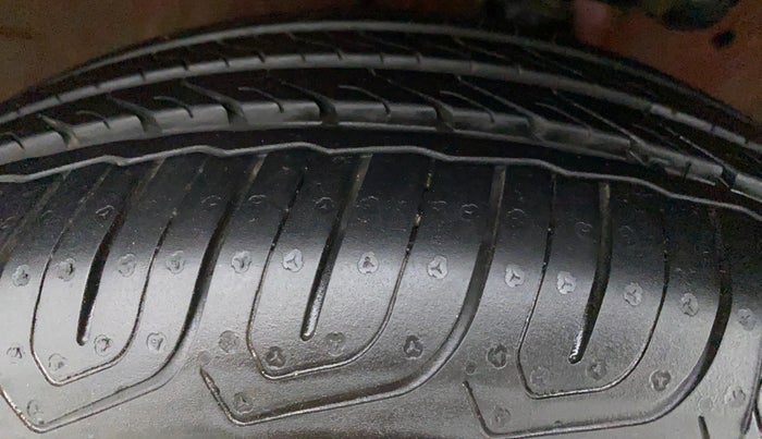 2013 Maruti Ritz ZXI, Petrol, Manual, 14,047 km, Left Front Tyre Tread