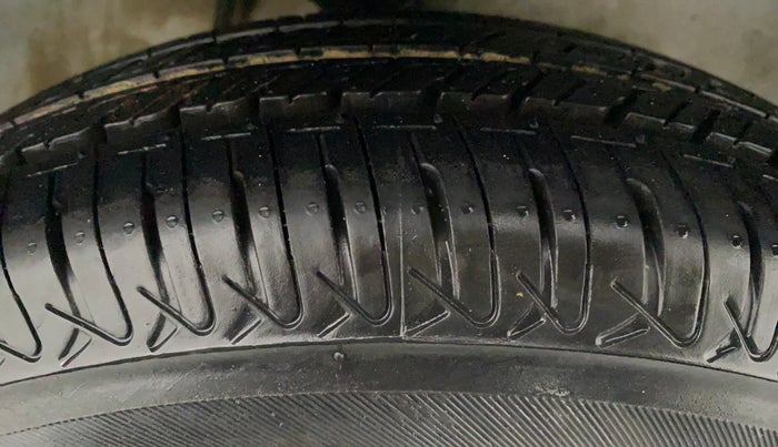 2018 Maruti Alto 800 LXI, Petrol, Manual, 21,548 km, Right Front Tyre Tread