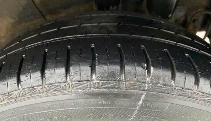 2015 Hyundai Xcent S 1.2, Petrol, Manual, 21,176 km, Left Rear Tyre Tread