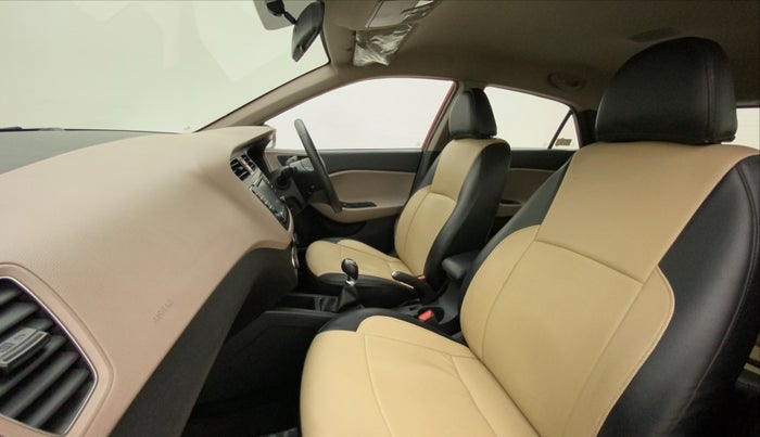 2016 Hyundai Elite i20 ASTA 1.2 (O), Petrol, Manual, 33,739 km, Right Side Front Door Cabin