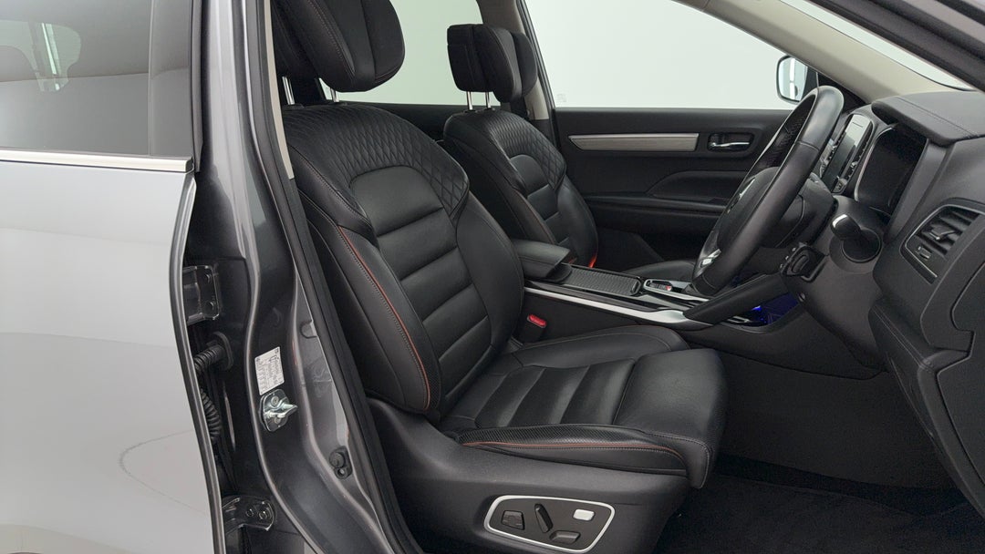 2022 Renault Koleos Intens (4x4), Automatic, 25340 km, Right Side Front Door Cabin View