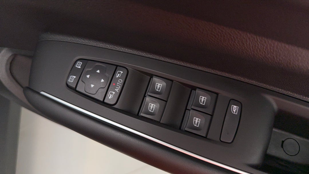 2022 Renault Koleos Intens (4x4), Automatic, 25340 km, Drivers Side Door Panel Controls