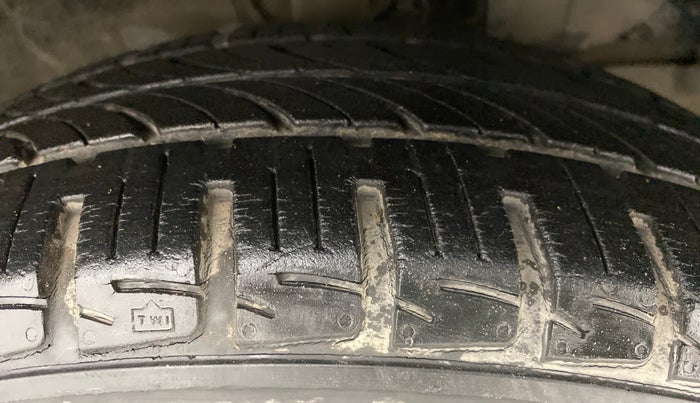 2017 Honda City V MT PETROL, Petrol, Manual, 24,891 km, Right Front Tyre Tread