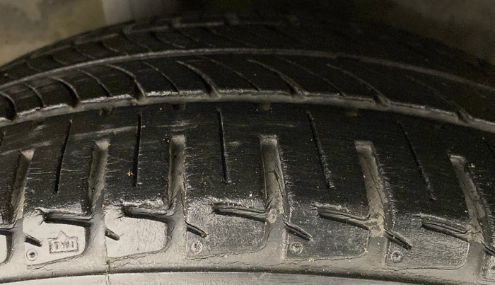 2017 Honda City V MT PETROL, Petrol, Manual, 24,891 km, Right Rear Tyre Tread