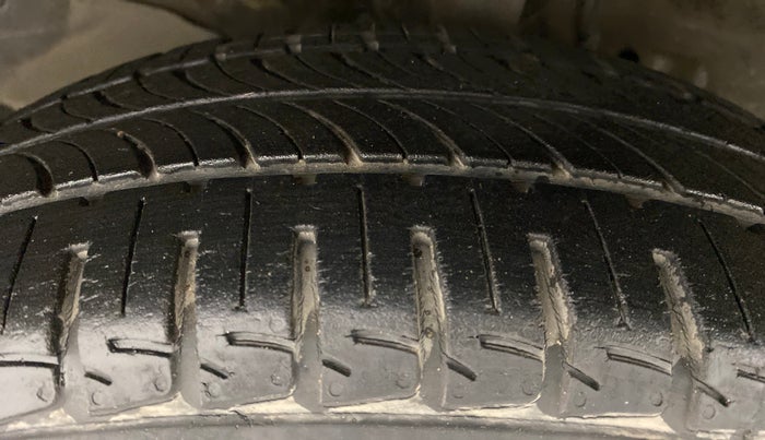 2017 Honda City V MT PETROL, Petrol, Manual, 24,891 km, Left Front Tyre Tread