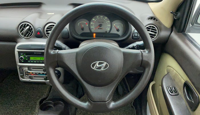 2011 Hyundai Santro Xing GLS, Petrol, Manual, 47,979 km, Steering Wheel Close Up