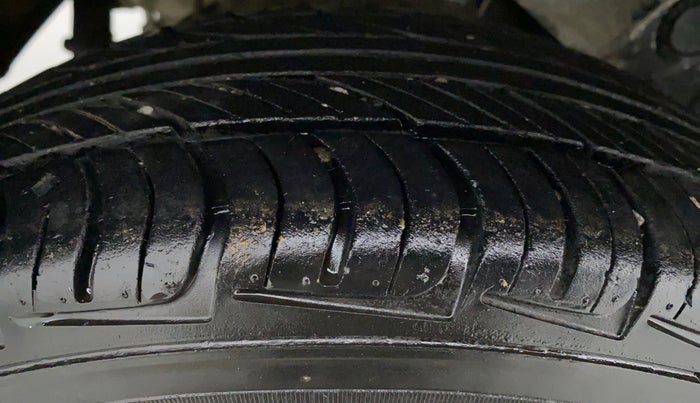 2011 Hyundai Santro Xing GLS, Petrol, Manual, 47,979 km, Left Front Tyre Tread