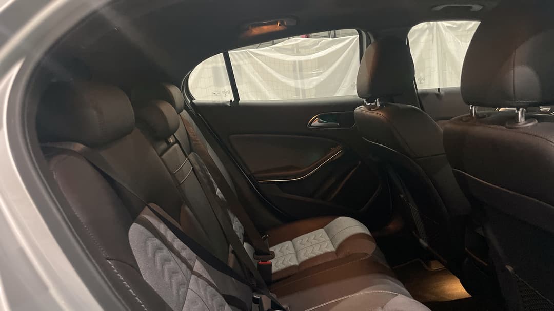 2019 Mercedes-benz GLA 180, Automatic, 40391 km, Right Side Rear Door Cabin View