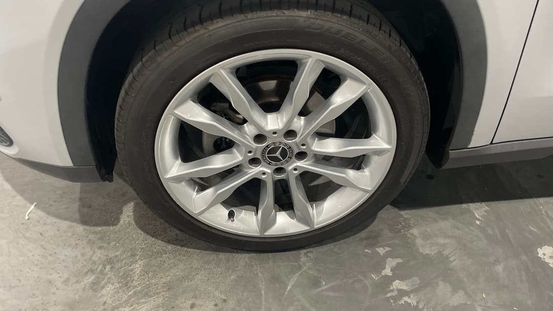 2019 Mercedes-benz GLA 180, Automatic, 40391 km, Left Front Wheel