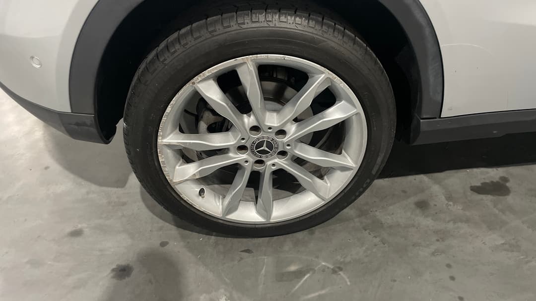 2019 Mercedes-benz GLA 180, Automatic, 40391 km, Right Rear Wheel